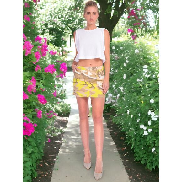 NWT - Le Superbe Extra Mini Skirt in Electric Camo Size: 2 - Picture 6 of 7